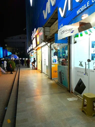 Saddar Mobile Market